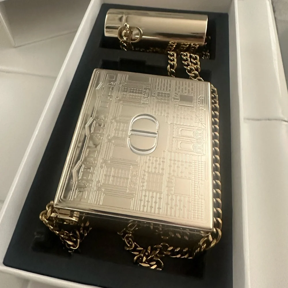 Dior gold Designer Clutch with Chain - Picture 8 of 10